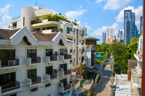 1-bedroom modern condo for sale in Thonglor 531817459