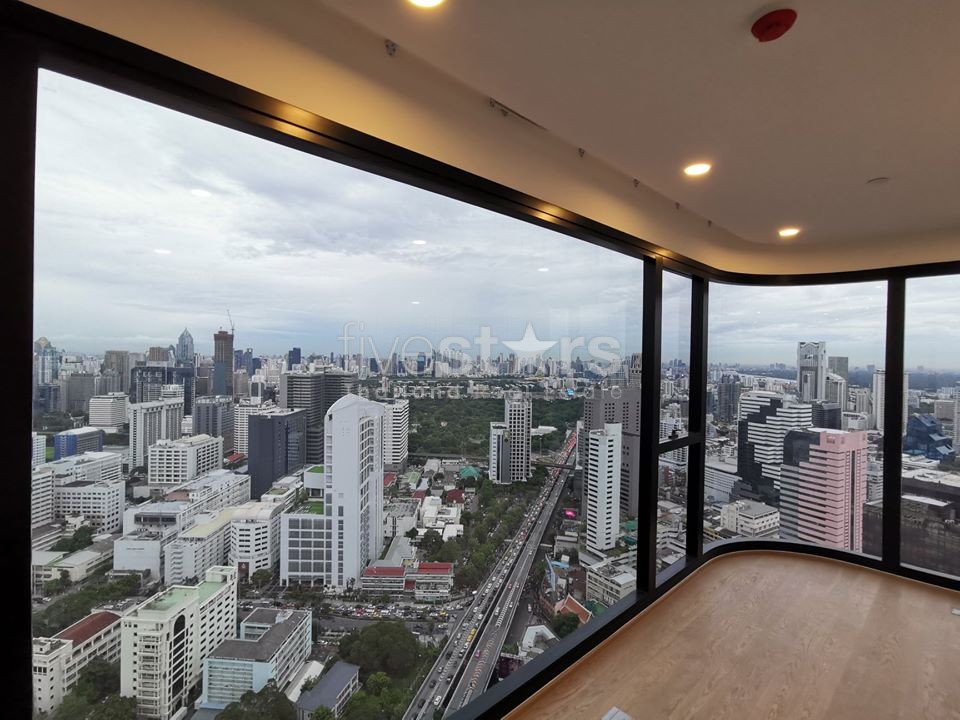Modern 2 bedrooms condo for sale near MRT Silom 1079904350