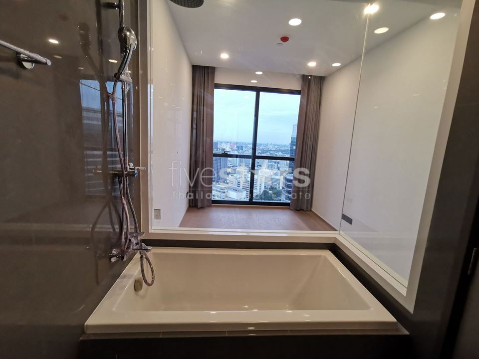 Modern 2 bedrooms condo for sale near MRT Silom 1079904350