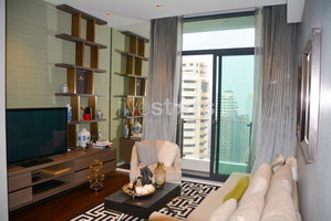 High-end 2 bedroom condo only 200m from BTS Phromphong 1365492494