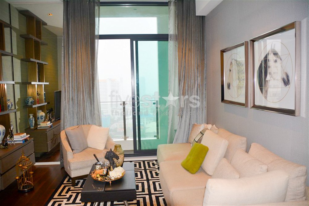 High-end 2 bedroom condo only 200m from BTS Phromphong 4149309543