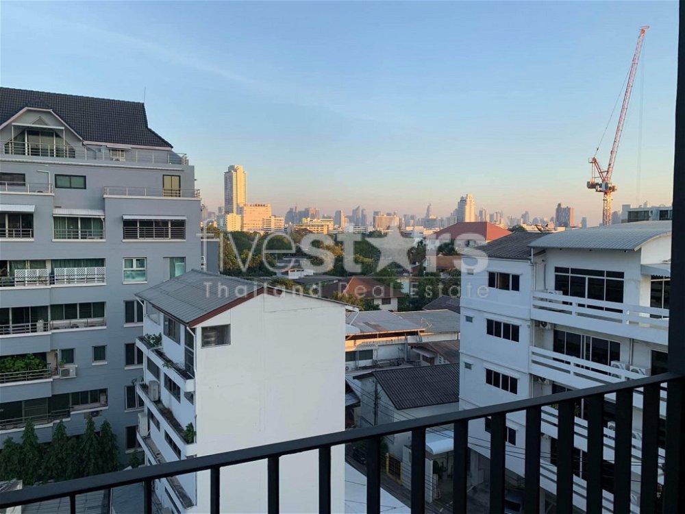 2 bedroom low rise condo for sale Phahonyothin 2 3311866597