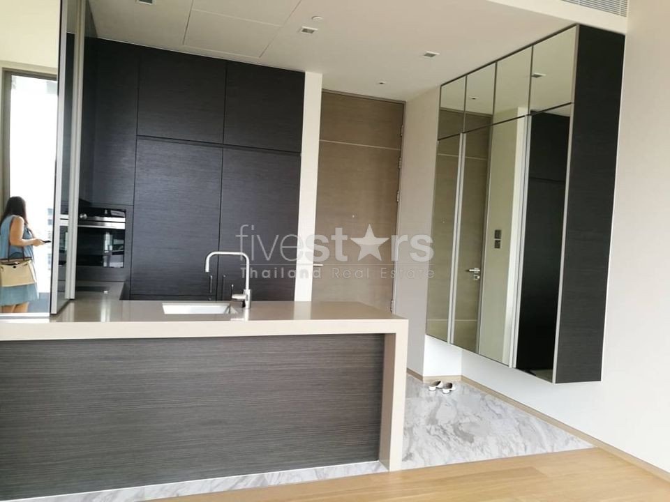 Modern luxury 1 bedroom condo for sale near Lumpini park 2559515527