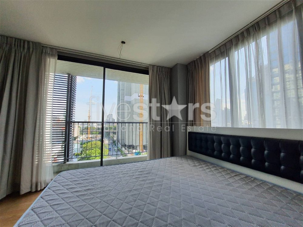Highrise 2 bedroom condo for sale close BTS Thonglor 3572481429