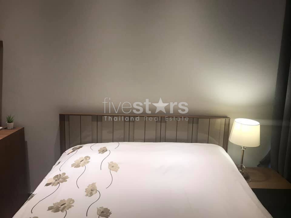 2 bedroom furnished condominium near Phrompong BTS 753557001