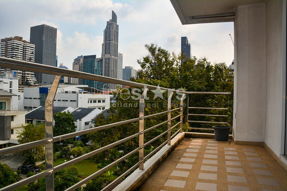 Spacious 3-bedroom condo for sale in Asok area 2901950194