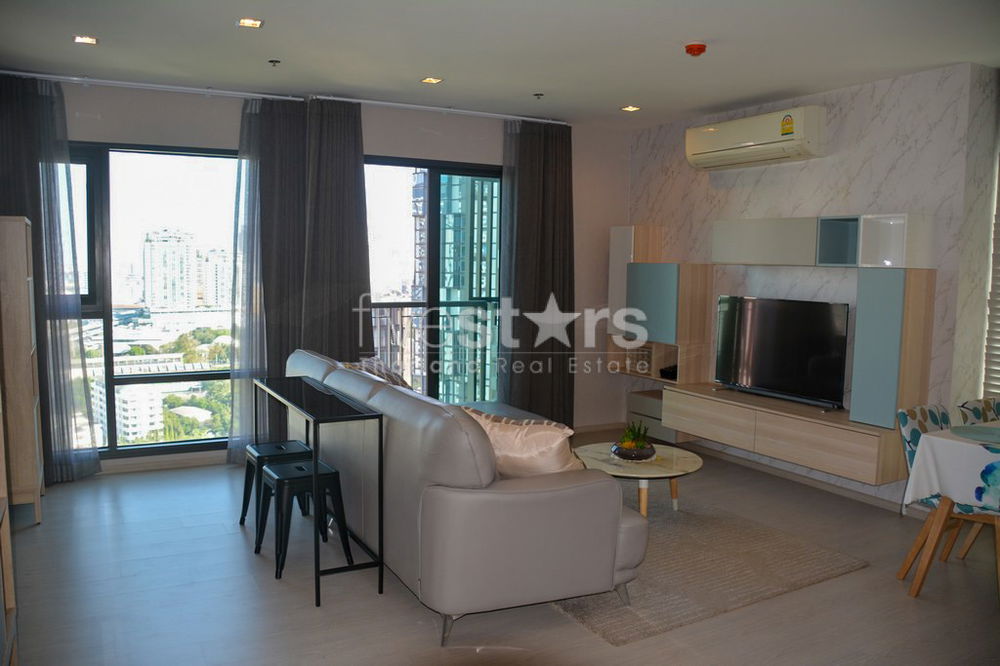 2-bedroom high floor modern condo close to BTS Thonglor 2480102586