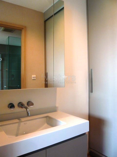 2 bedroom condo for sale close to Thong Lo BTS station 1458597461