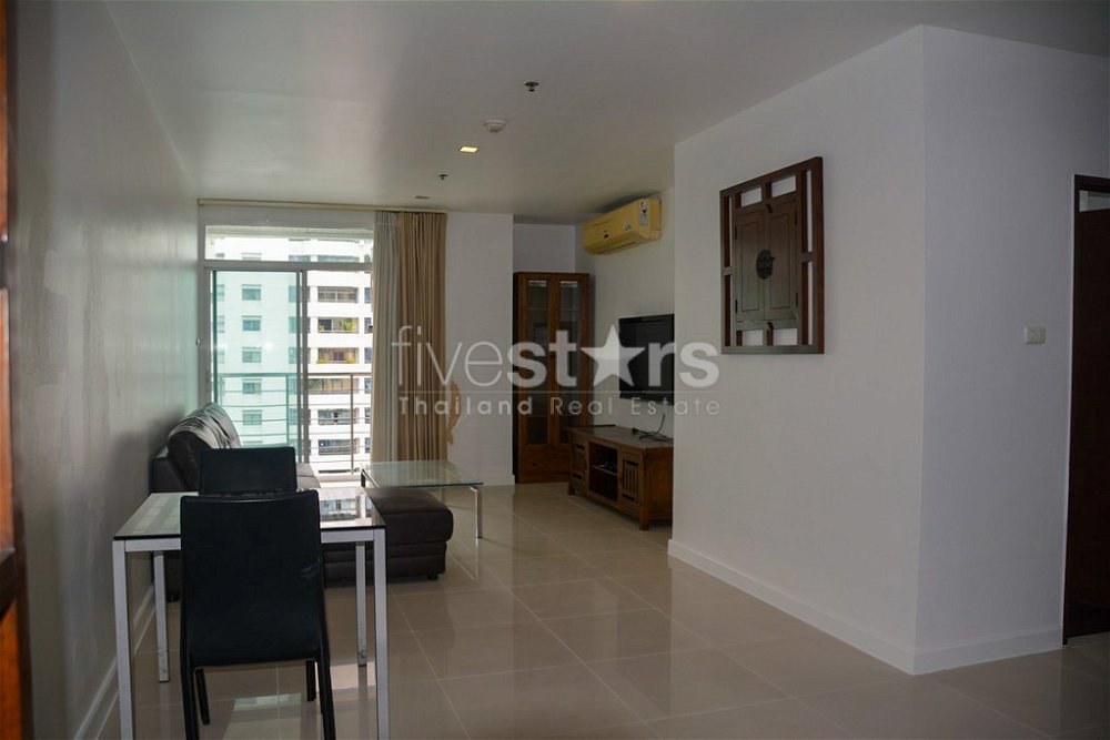 1-bedroom high floor condo close to BTS Nana 3365207030