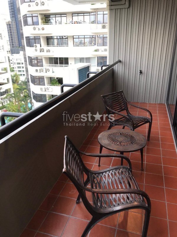 2 bedroom spacious condo for sale on Thong Lo 2082428833