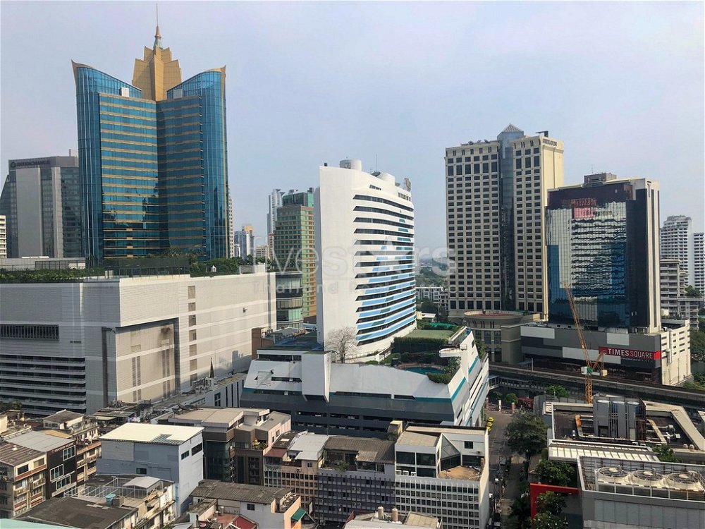 Spacious 3-bedroom condo for sale only 350m from BTS Asoke! 2355610581