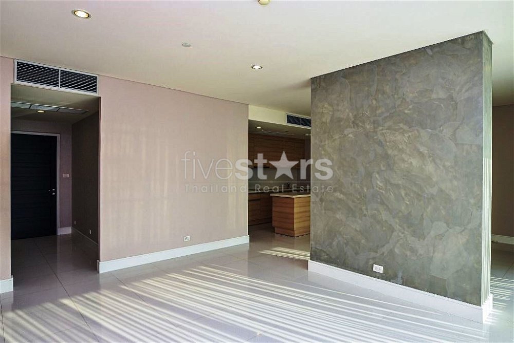 3-bedroom condo for sale on Phrom Phong 3199605114