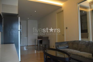 1-bedroom modern condo for sale 800m from BTS Phromphong 375333409