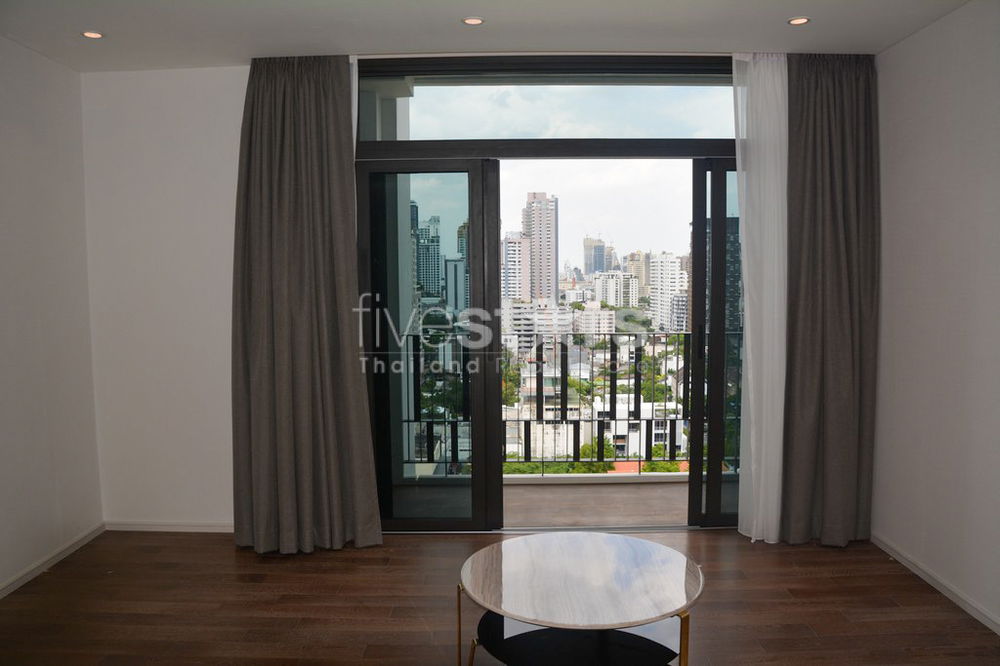 2-bedroom high end condo for sale in Asoke area 2374979466