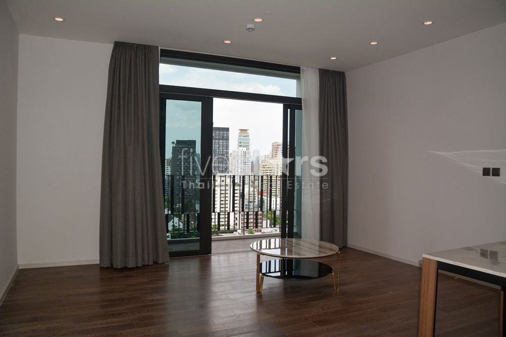 2-bedroom high end condo for sale in Asoke area 2374979466