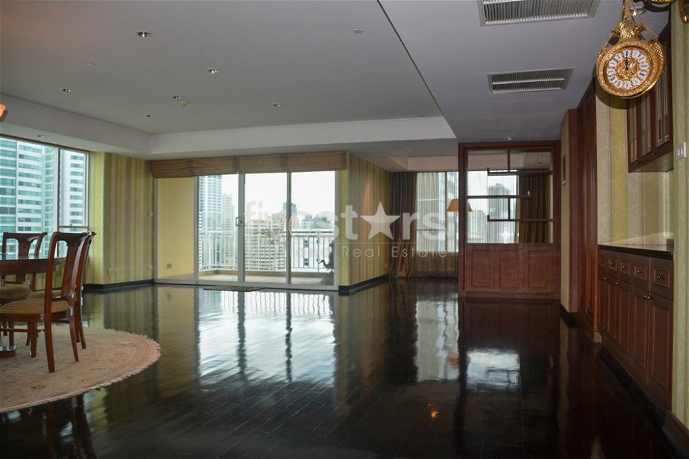 3-bedroom spacious condo for sale in Phromphong area 1782014605