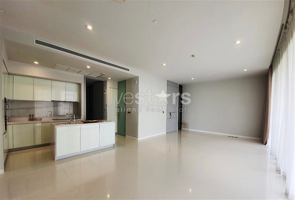 High end 2-bedroom condo for sale close to BTS Phromphong 3049908699