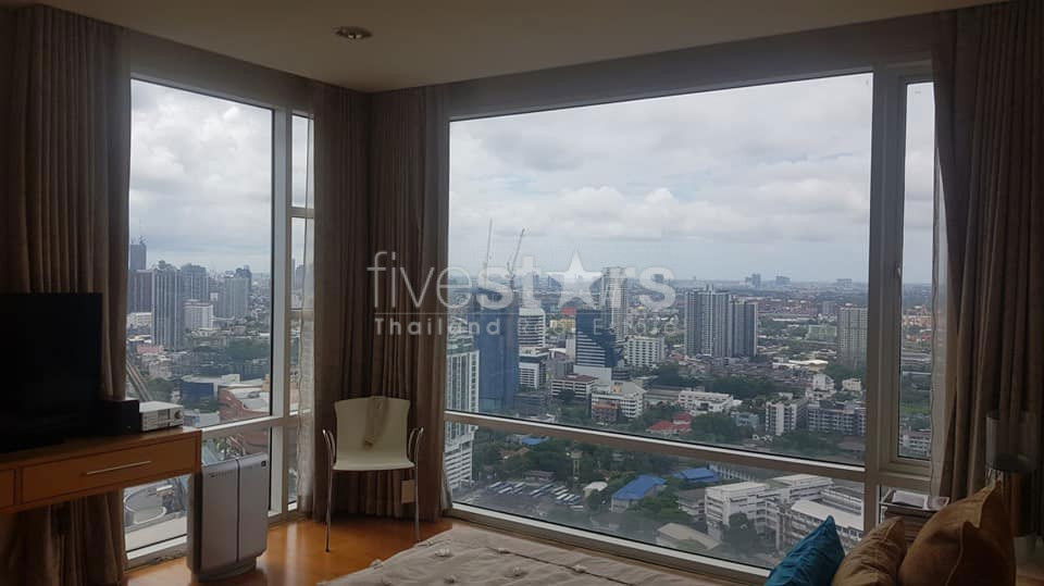 4-bedroom duplex penthouse for sale close to BTS Ekamai 4153769942