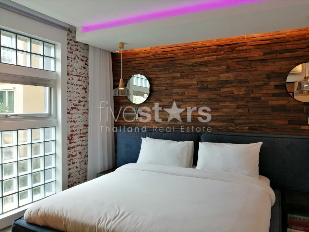 6 bedroom duplex condo for sale on Phra Khanong 3195750207