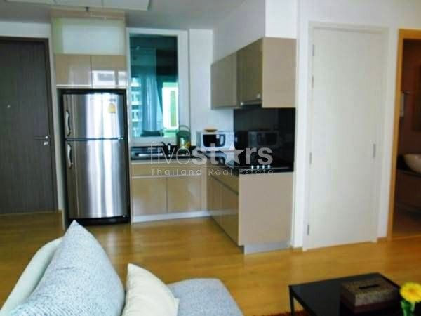 2 bedroom condo for sale close to Phrom Phong BTS Station 1697546376
