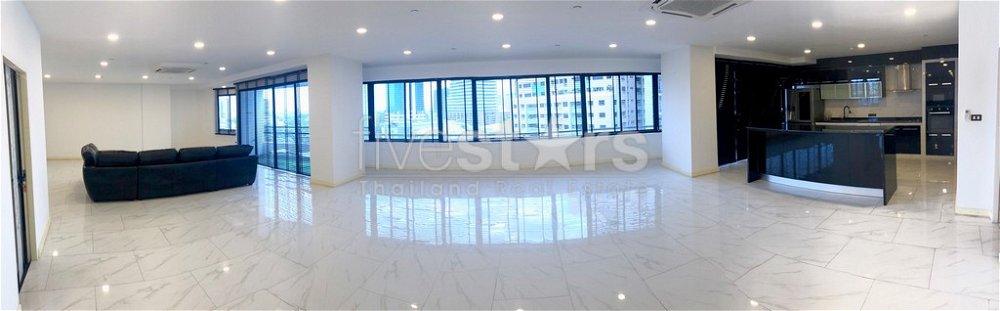 3-bedroom spacious condo for sale in Thonglor area 2424139452