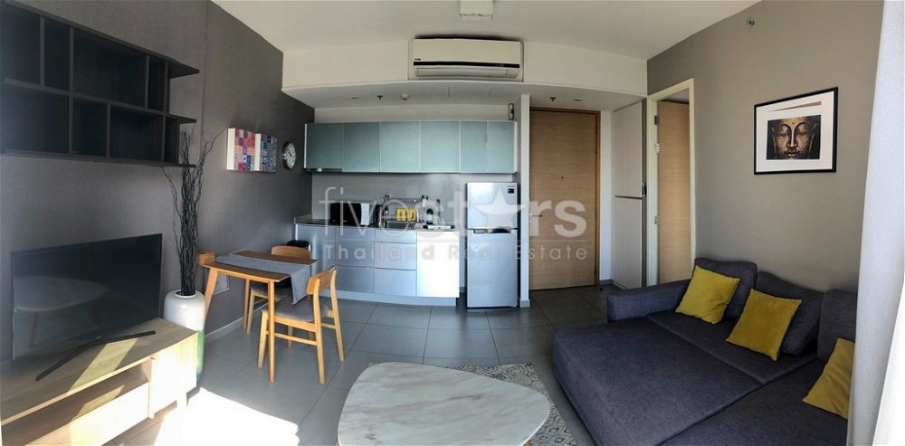 1-bedroom modern condo for sale close to BTS Ekamai 4109767573