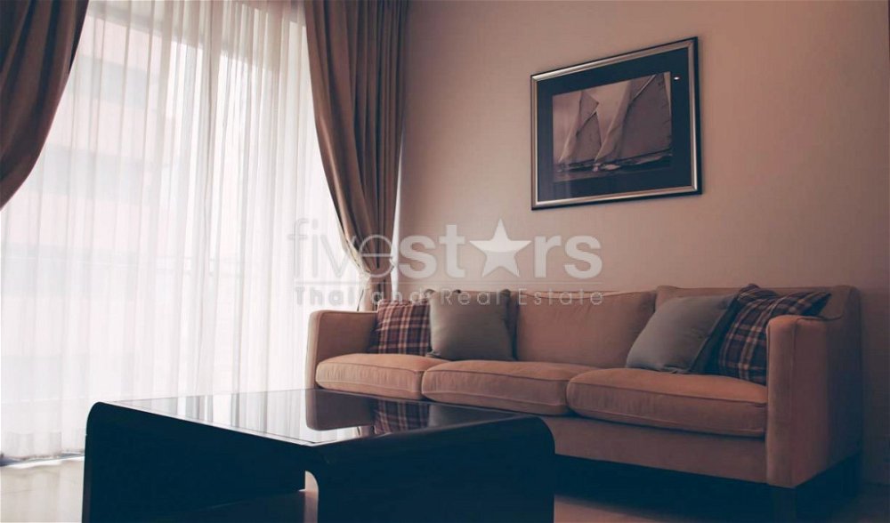 1-bedroom spacious condo for sale on Sala Daeng Silom 2967638939
