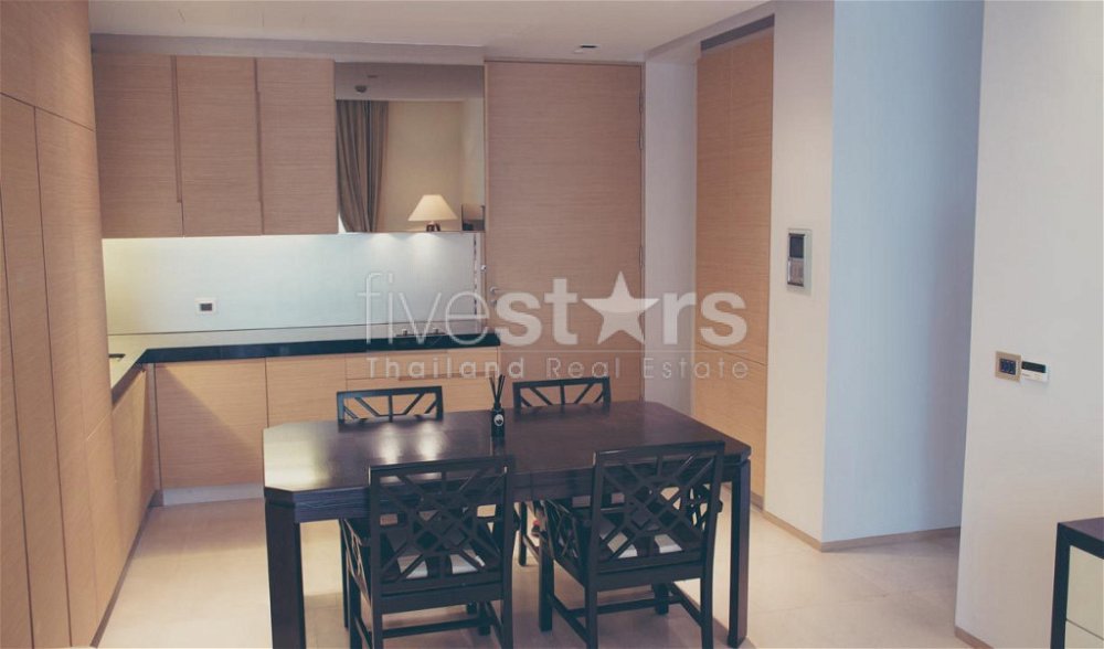 1-bedroom spacious condo for sale on Sala Daeng Silom 2967638939