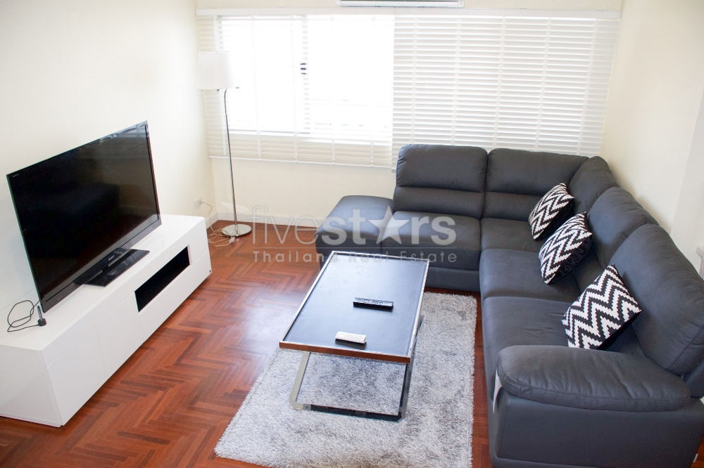 2-bedroom spacious condo for sale close to Sala Daeng BTS Stations 780535352