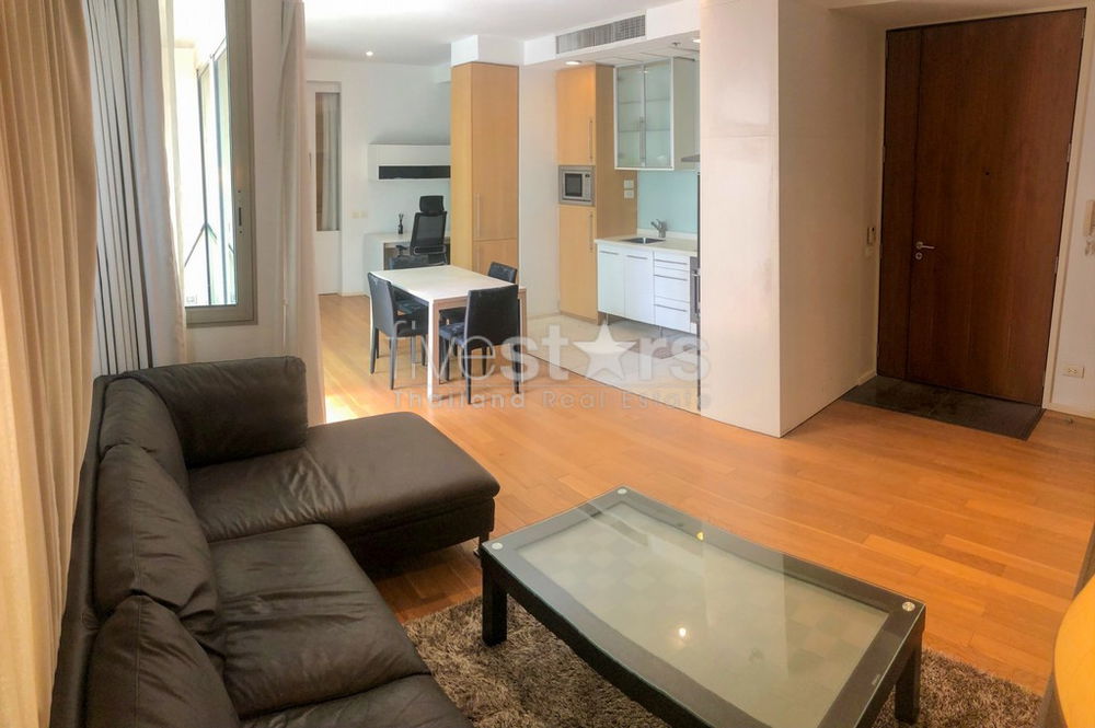 1-bedroom spacious condo for sale close to Lumpini Park 1345813125