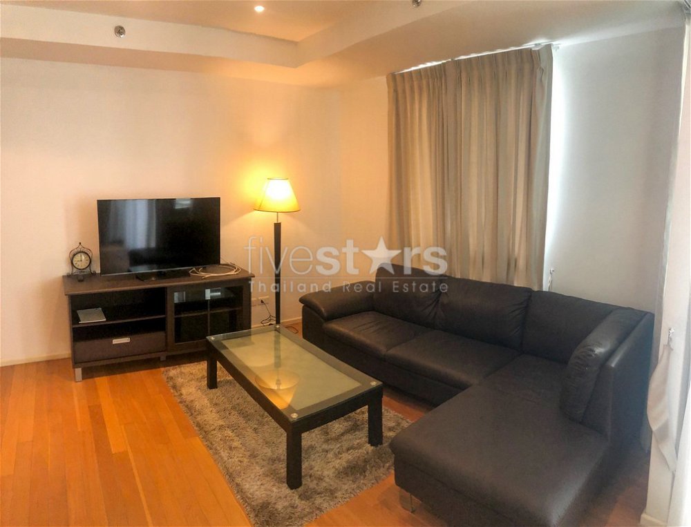1-bedroom spacious condo for sale close to Lumpini Park 1345813125