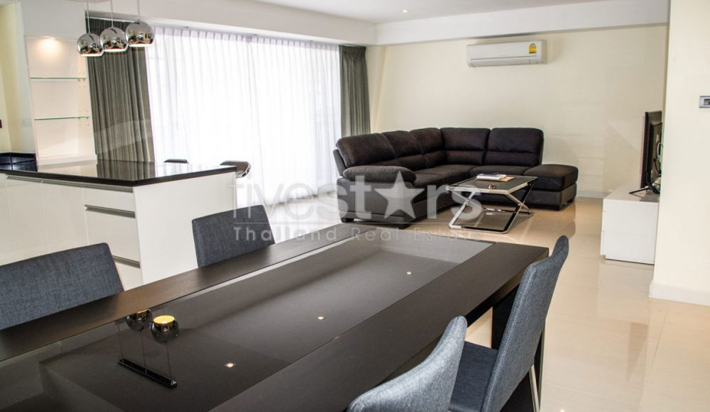 1-bedroom spacious condo for sale on Silom 933050233