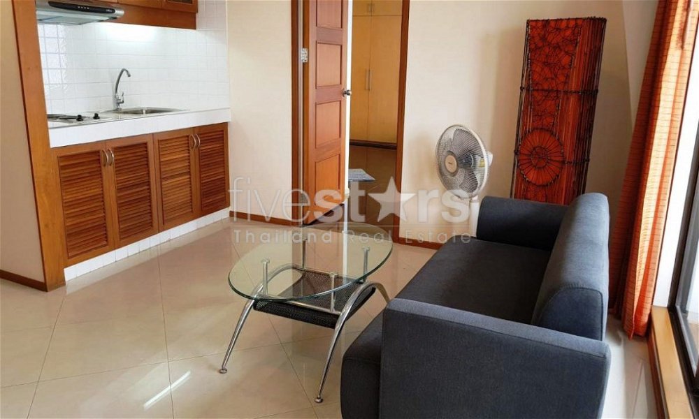 3-bedroom condo for sale on Silom 1083836399