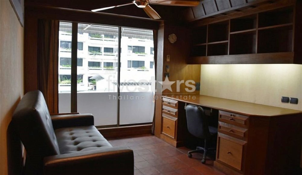 2-bedroom condo for sale on Silom 2194993433