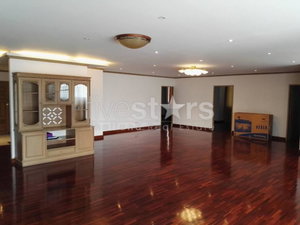 3-bedroom condo for sale on Phrom Phong 1025166108