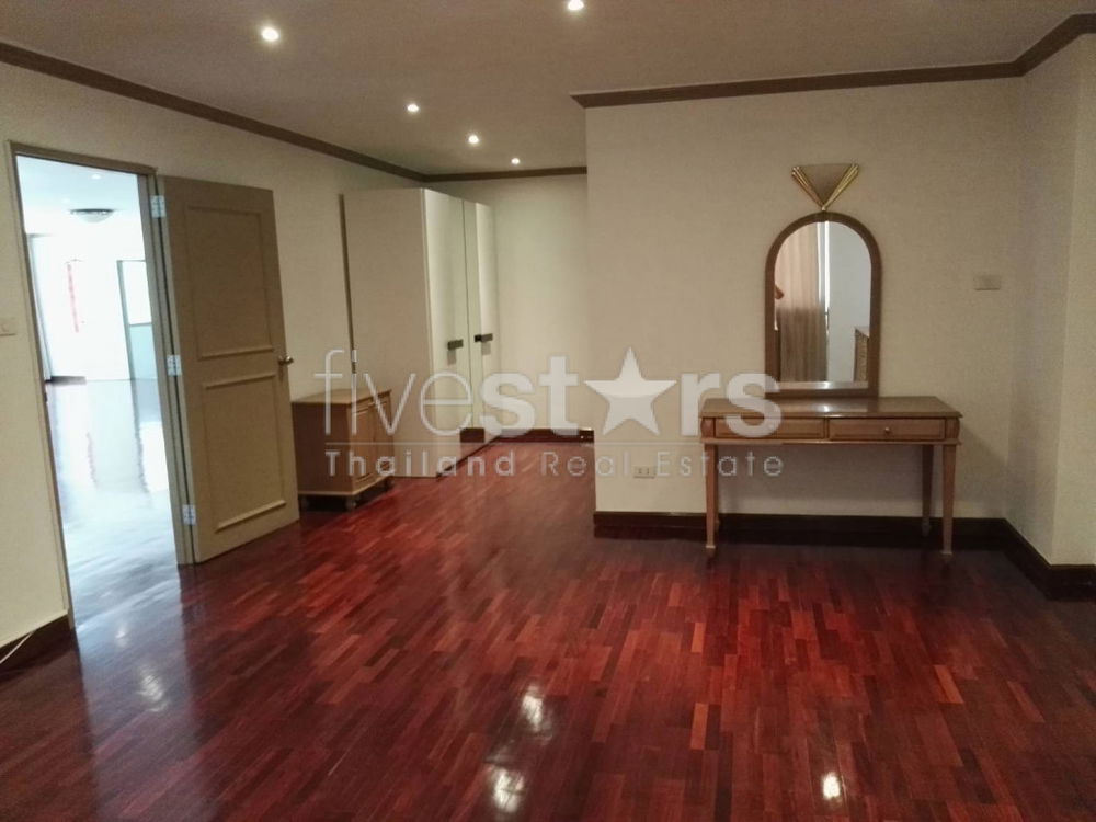 3-bedroom condo for sale on Phrom Phong 2603120757