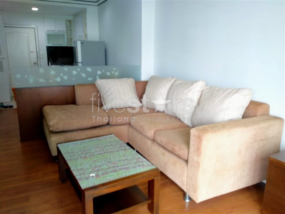2 bedroom condo for sale close to Sukhumvit MRT Station 3962521827
