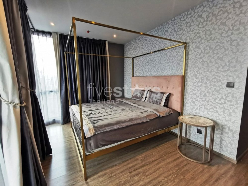 3-bedroom condo for sale close to Ekkamai BTS Station 962629400