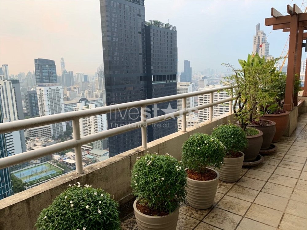 4-bedroom penthouse for sale close to Asoke BTS Station 2691292834
