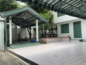 Land with 2 house for sale in Sathorn area 1269690432