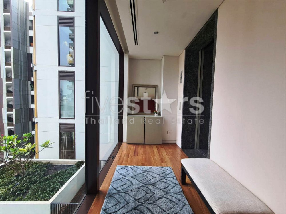2-bedroom condo for sale close to Ratchadamri BTS station 1828495462