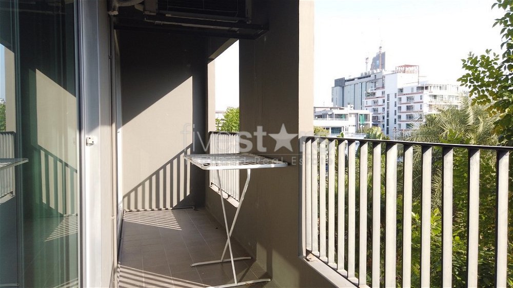 1-bedroom low-rise for sale on Phrom Phong 1142389597