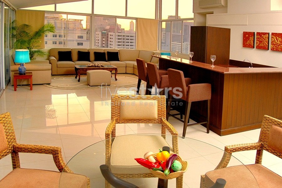 For Sale penthouse with roof garden 2 bedroom plus office room condo in Nana area 3527775348