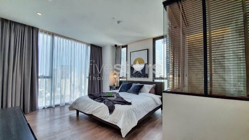 2-bedroom condo for sale close to Asoke BTS station 909848971