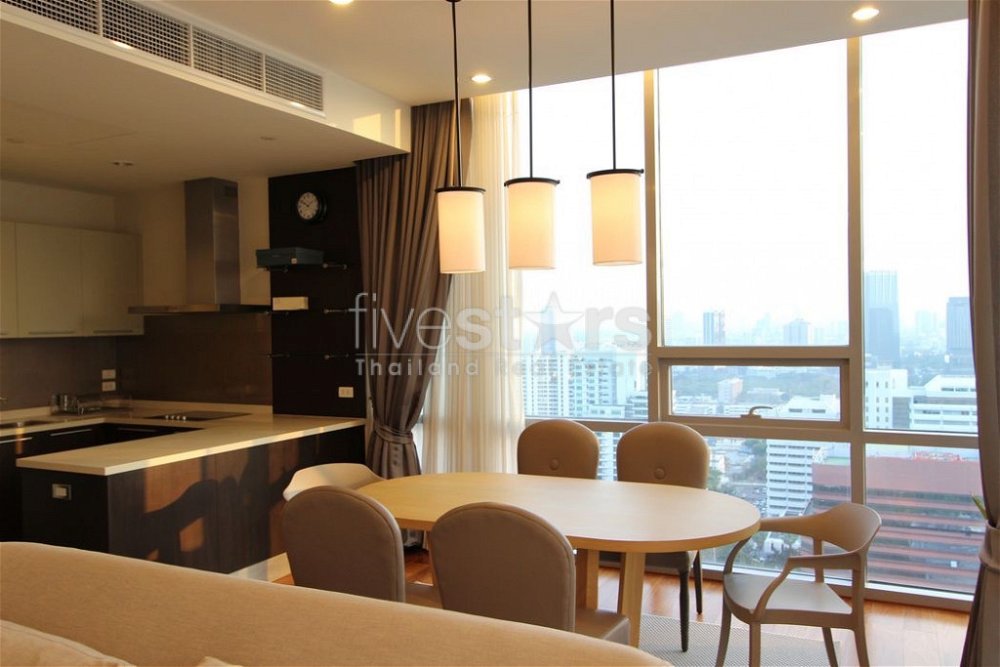 2-bedroom condo for sale close to Phloen Chit BTS station 67982089