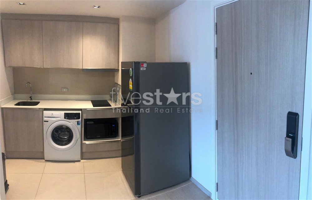 1-bedroom modern condo for sale close to BTS Thonglor 502389349