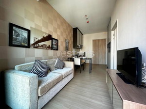 1-bedroom high-floor condo for sale close to Thonglor 1586559669