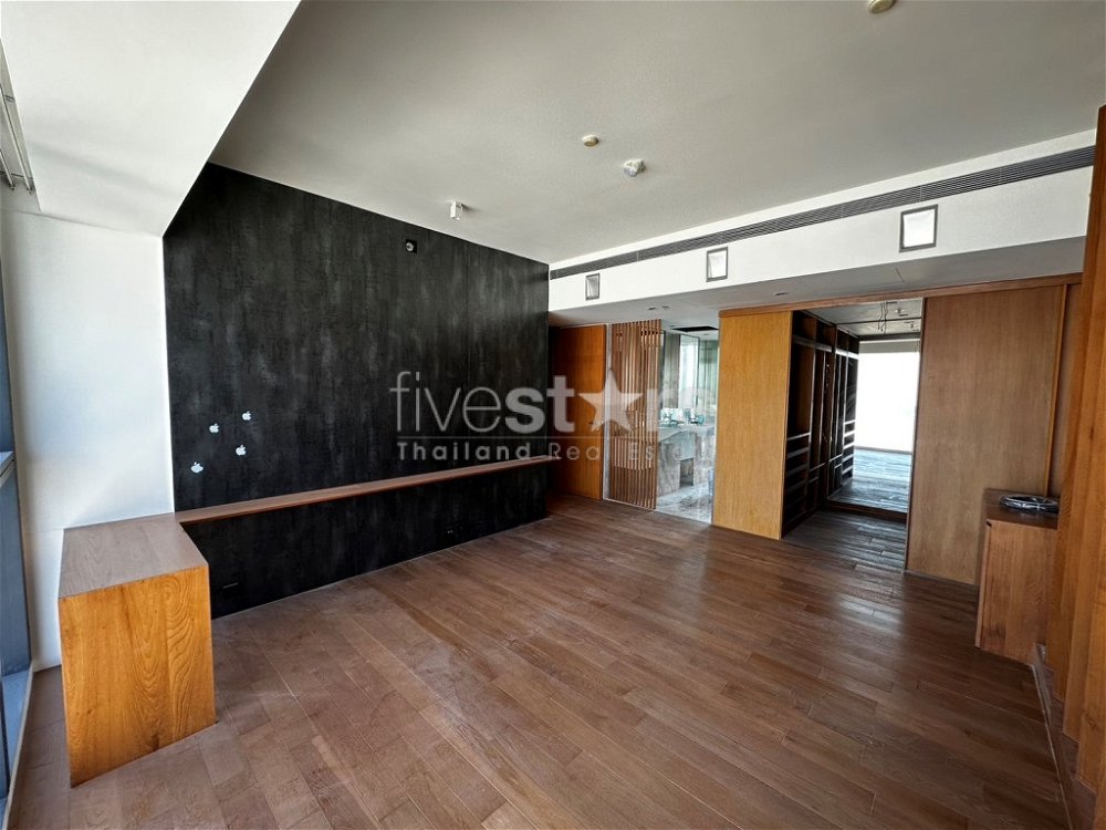 For sale 3-bedroom high floor on Chong Nonsi – Sathorn 3753278823