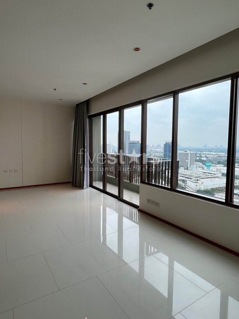 3-bedroom condo for sale on Phrom Phong 59670217