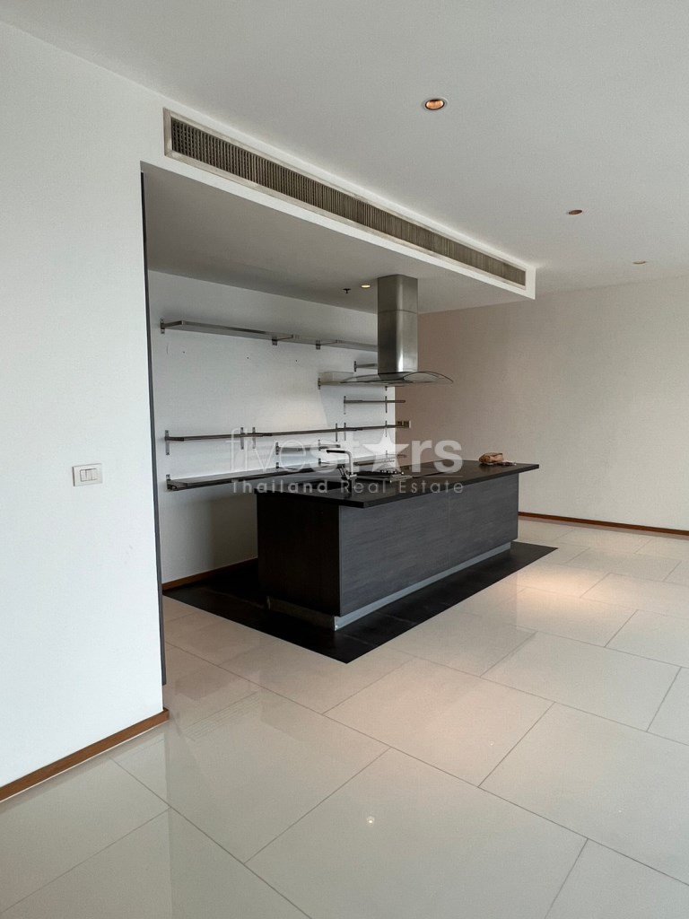 3-bedroom condo for sale on Phrom Phong 59670217